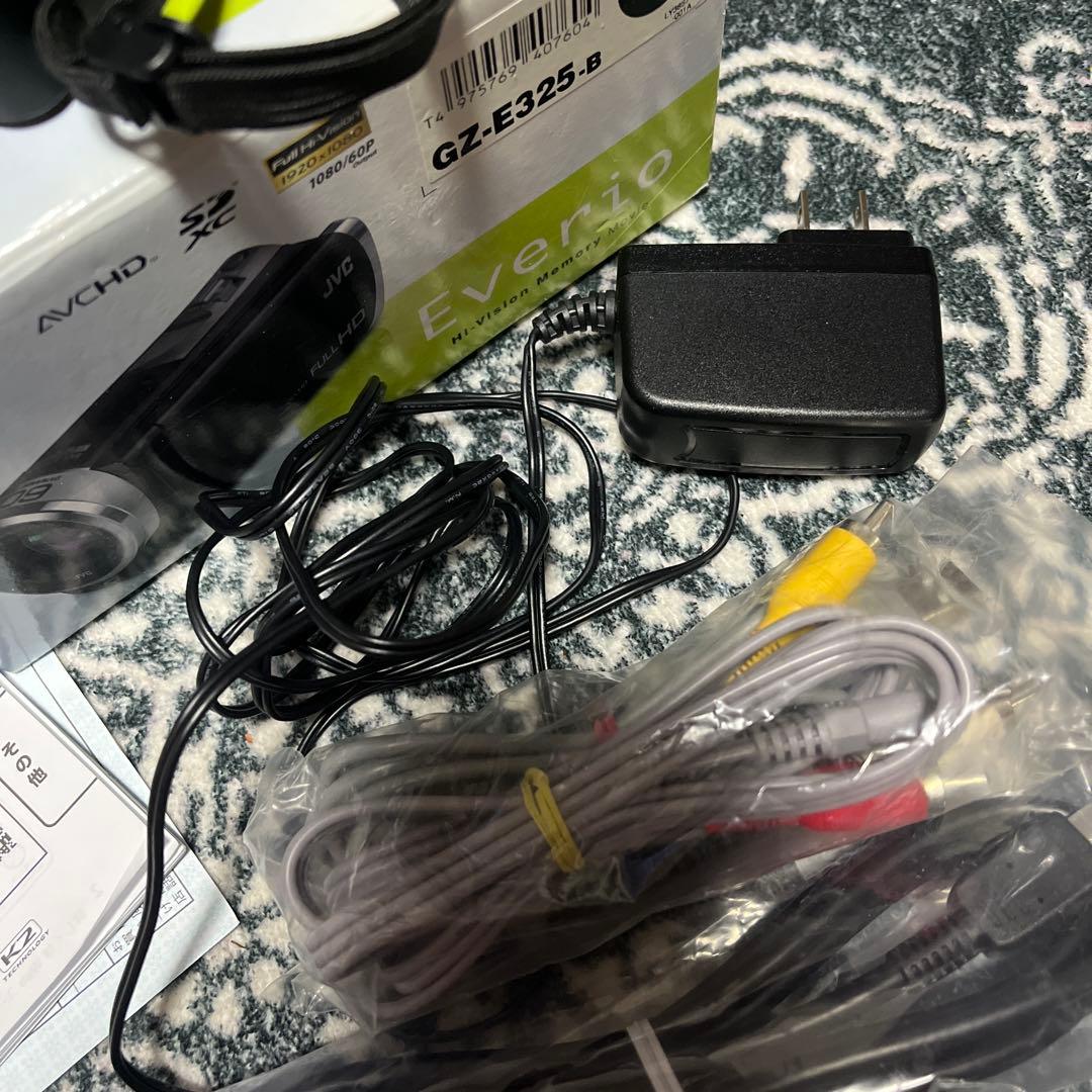 JVC ビデオカメラ　GZ-E325