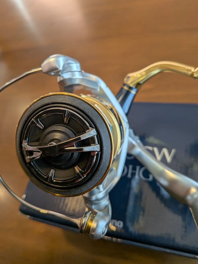 ［値下げ］SHIMANO STRADIC SW 4000HG スピニングリール