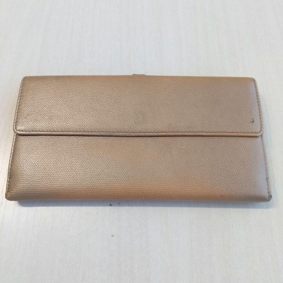 CHANEL ベージュ レザー二つ折り財布　ココボタン シャネル