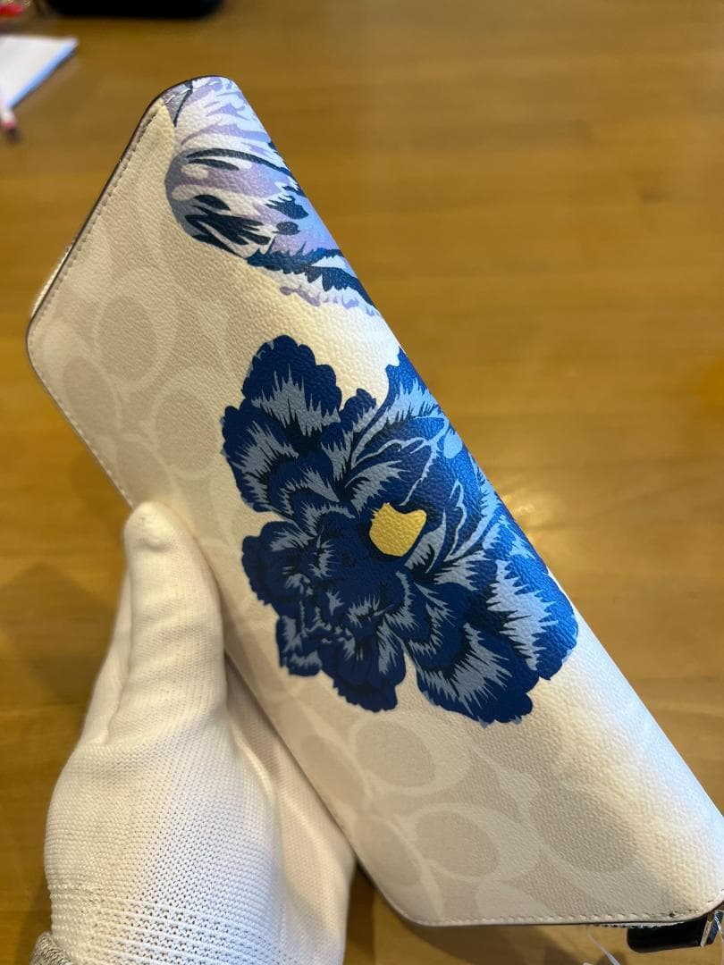 【極美品】COACH コーチ 長財布 ホワイト花柄