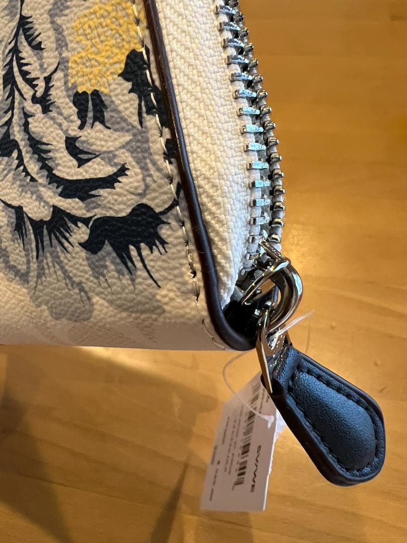 【極美品】COACH コーチ 長財布 ホワイト花柄
