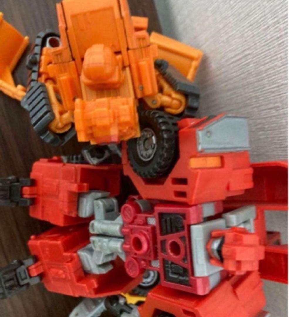 トランスフォーマー　ビルドキング　カーロボット