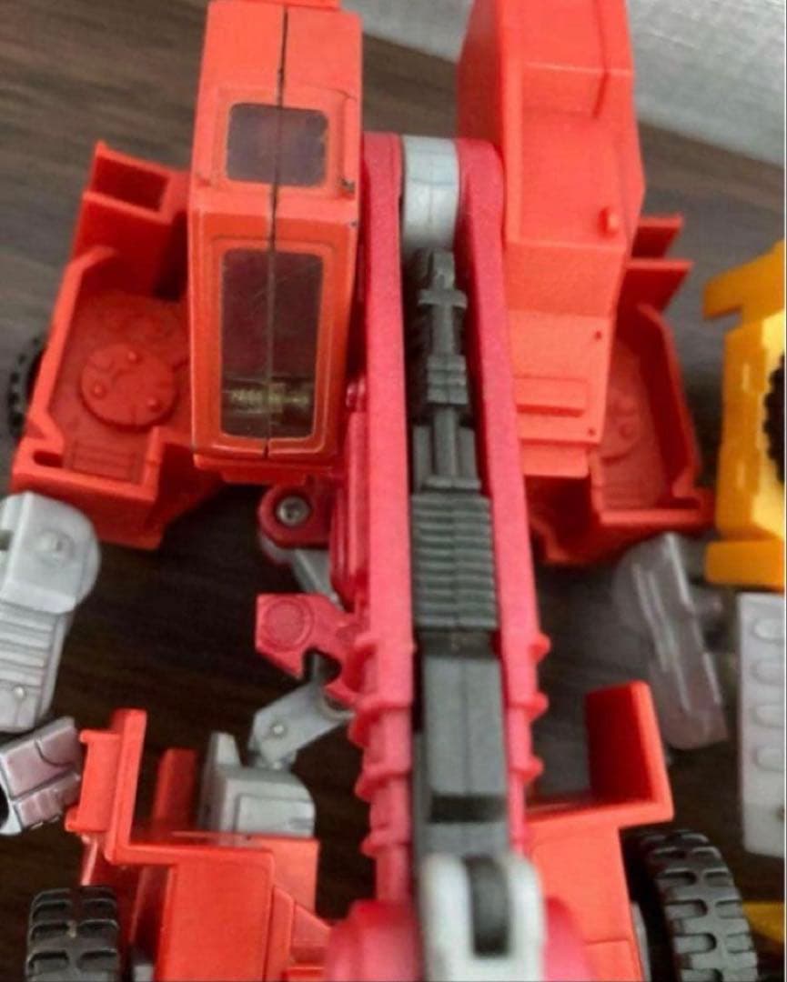 トランスフォーマー　ビルドキング　カーロボット
