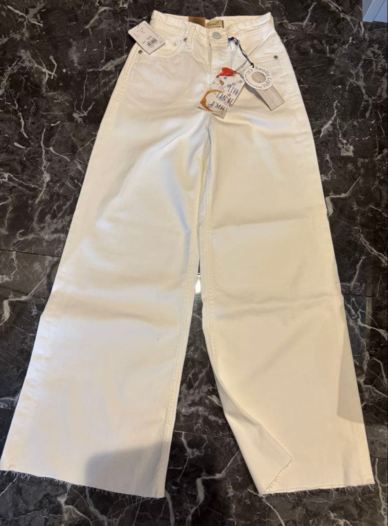 新品 YANUK ホワイトワイド パンツ フレア　ACW wide 23