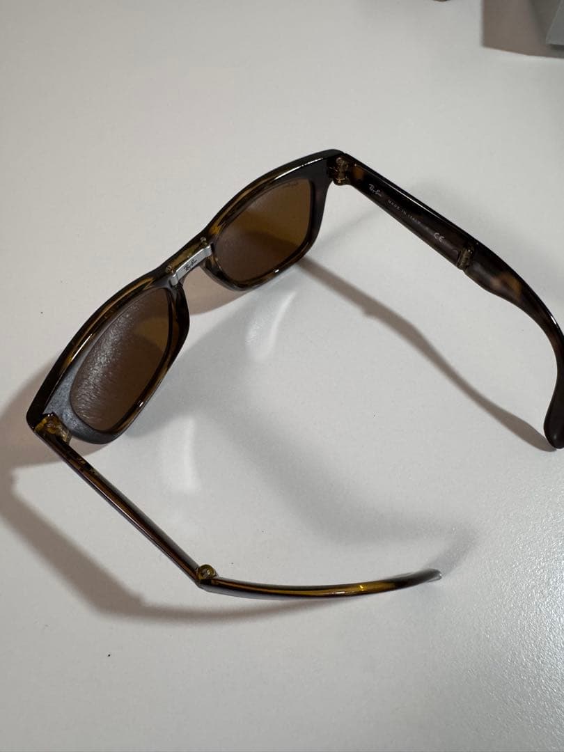 Ray-Ban レザーケース付きサングラス