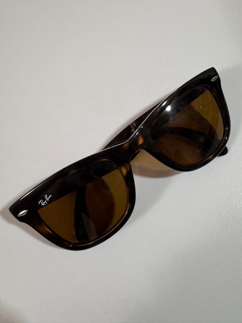 Ray-Ban レザーケース付きサングラス