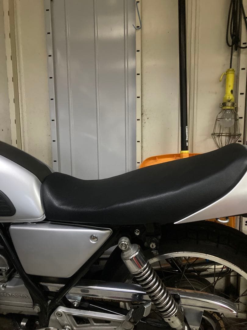 値下げ　ホンダGB250 4型用アンコ抜きシート
