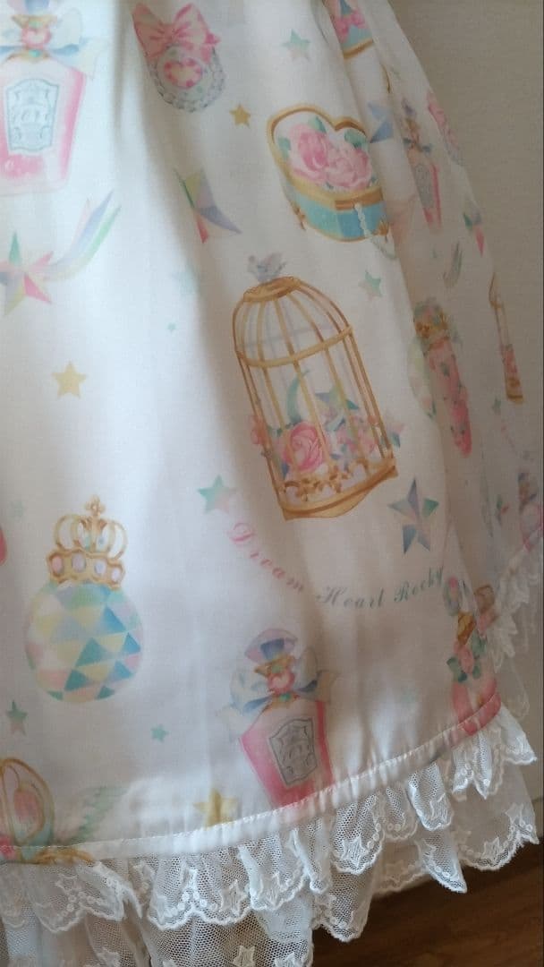 No.2881_海外ロリィタ_未使用白宝石香水瓶柄ツルツル生地簡易パニエセット