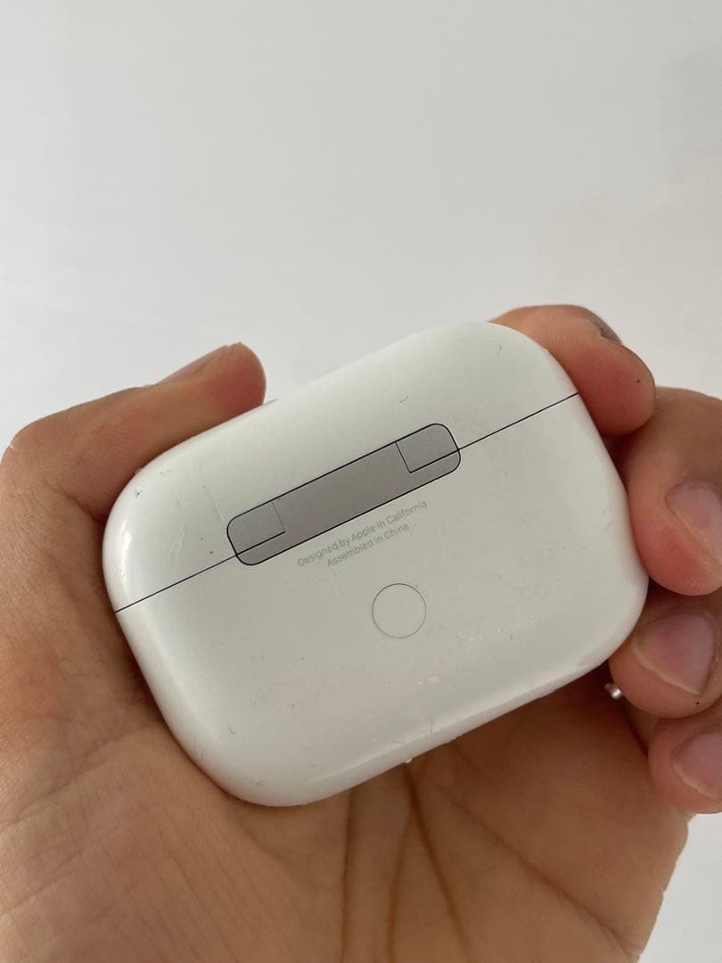 Apple AirPods with Charging Case 第2世代 M…