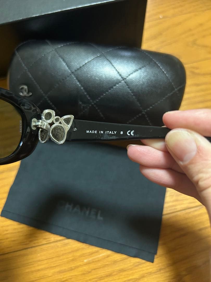 CHANEL ブラック サングラス 5018