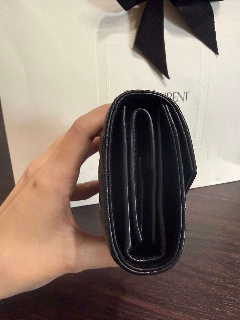 YSL カサンドラマトラッセマルチフォードウォレット(ラムスキン)