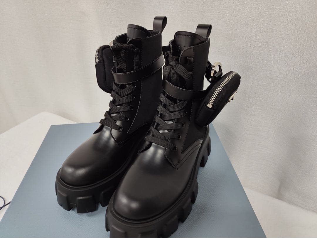 PRADA モノリス ブーツ 23.5黒