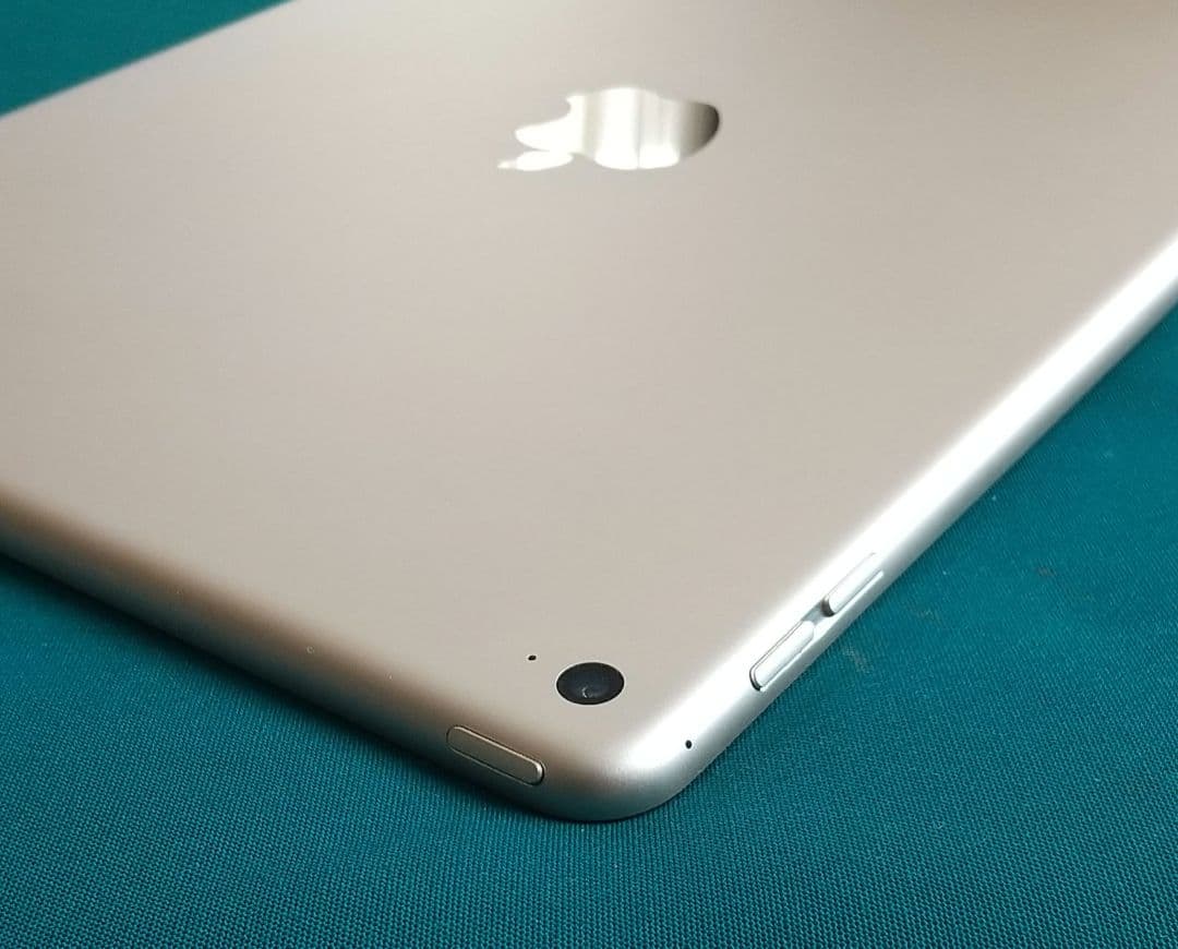 美品 Apple iPad Air2 64GB ゴールド WiFiモデル