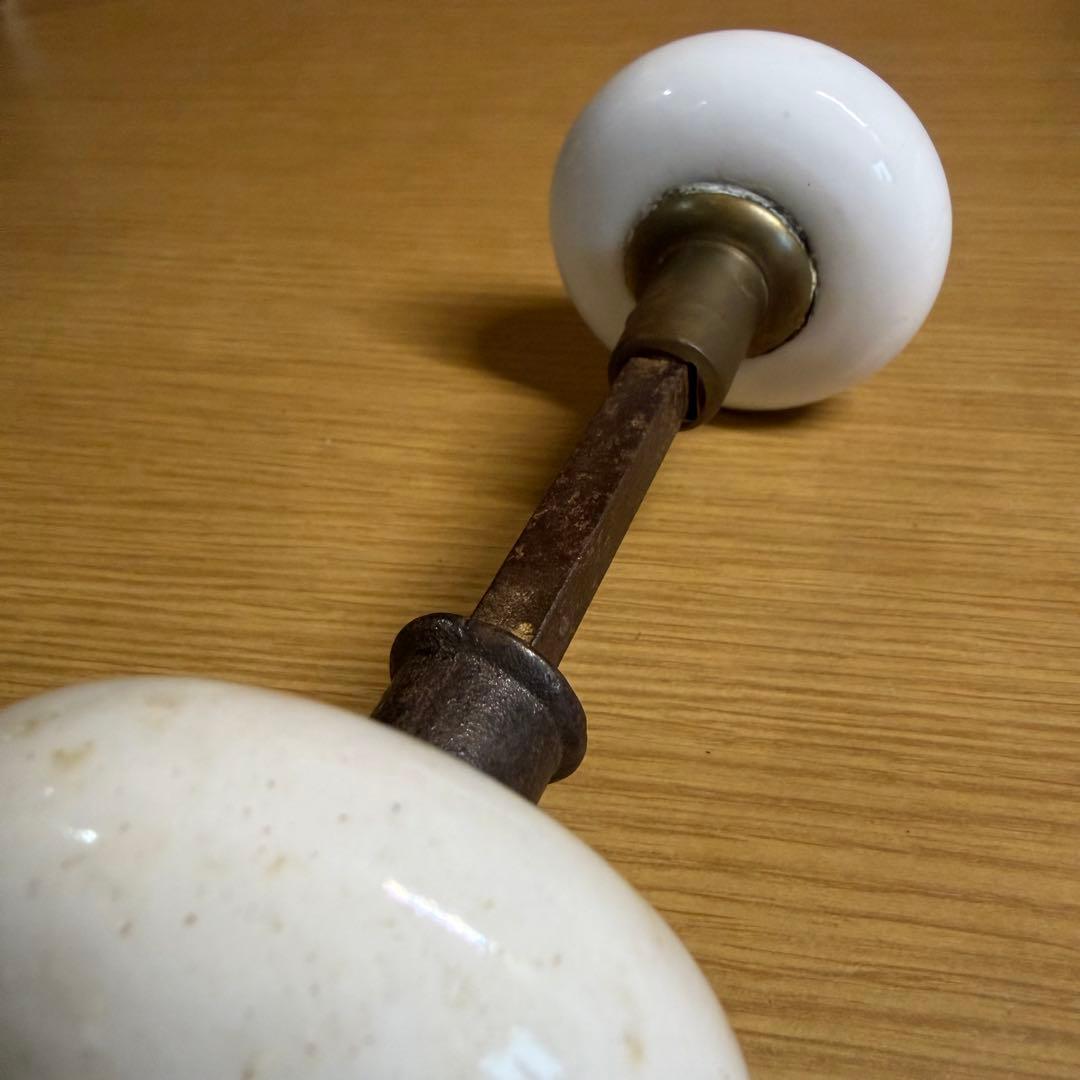 アンティーク ヴィンテージ ドアノブ used 白い陶器製ドアノブ