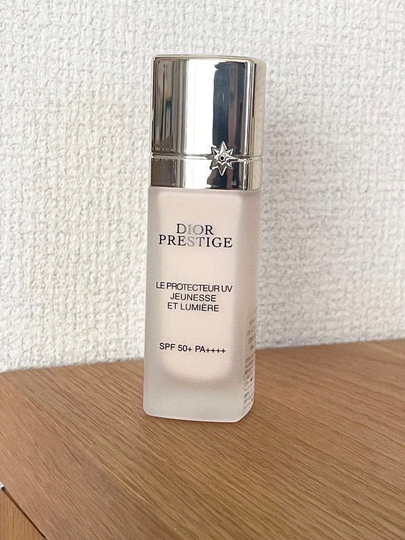 Dior プレステージ ホワイト ル プロテクター UV ルミエールシアーグロウ