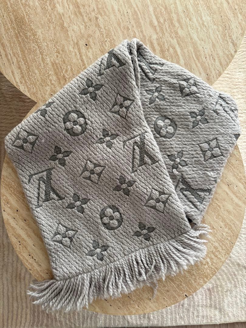 LOUIS VUITTON マフラー・ストール エシャルプ グレー