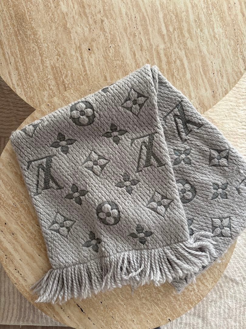 LOUIS VUITTON マフラー・ストール エシャルプ グレー