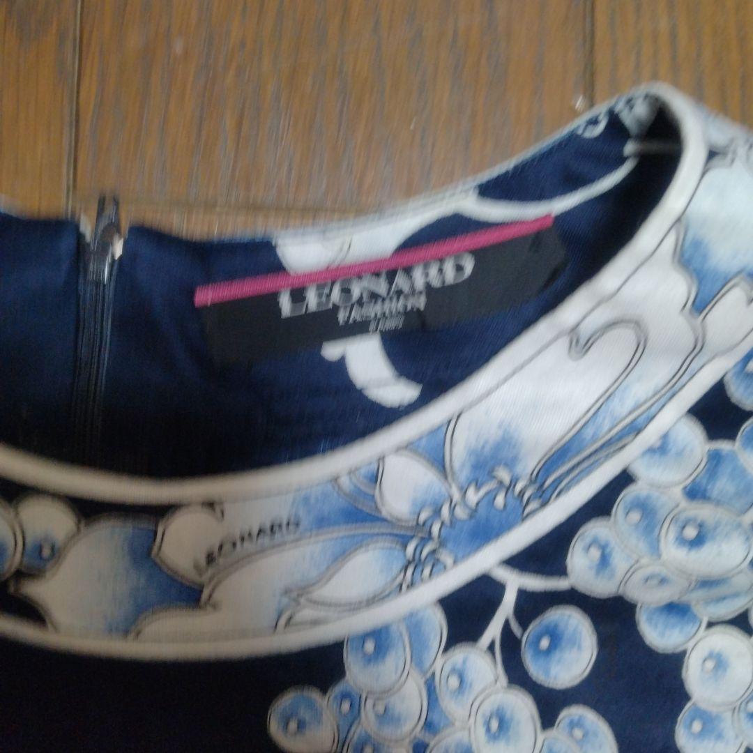 《大きいサイズ》LEONARD ネイビー 花柄 半袖トップス　LLサイズ