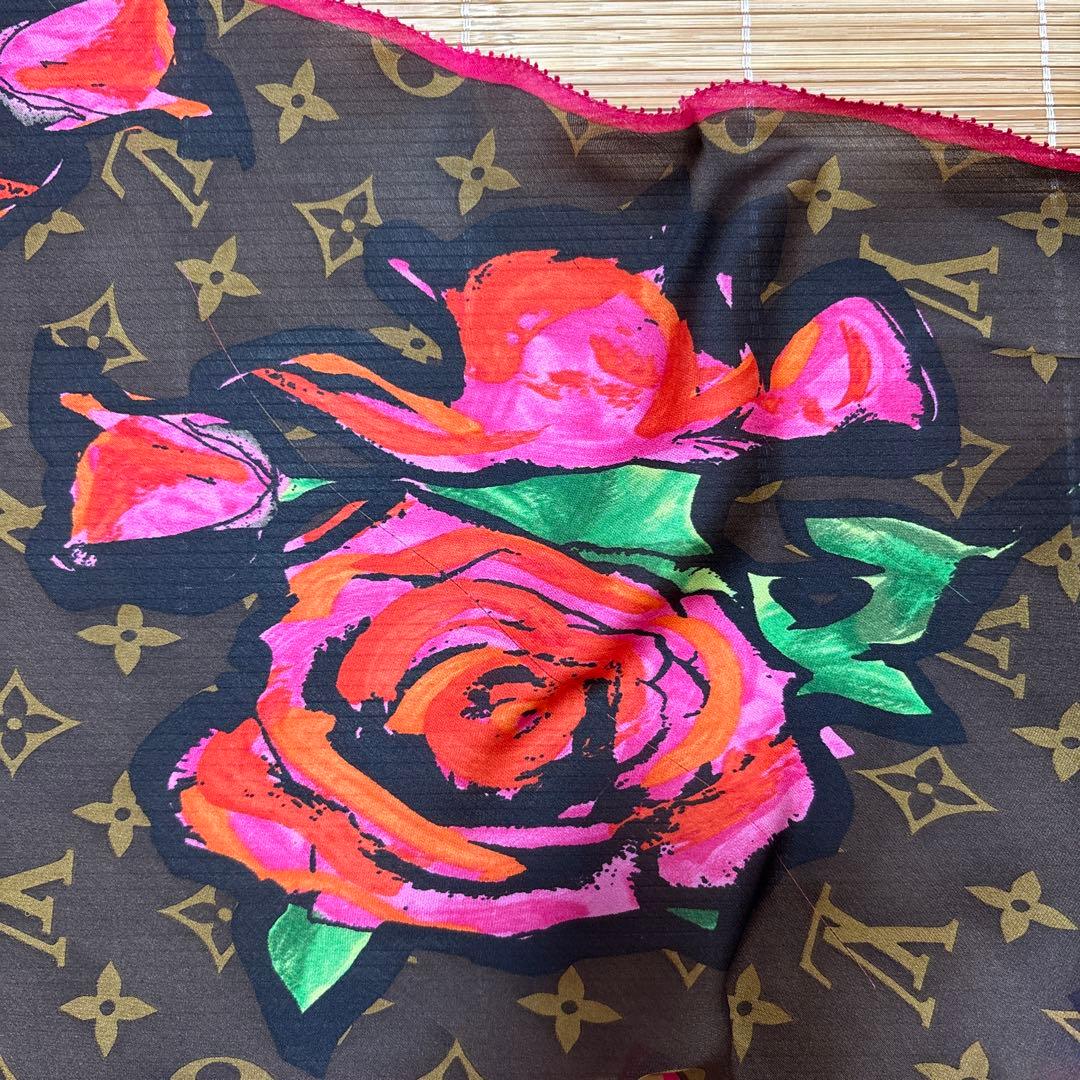 LOUIS VUITTON ルイヴィトン　薔薇柄　ストール　スカーフ
