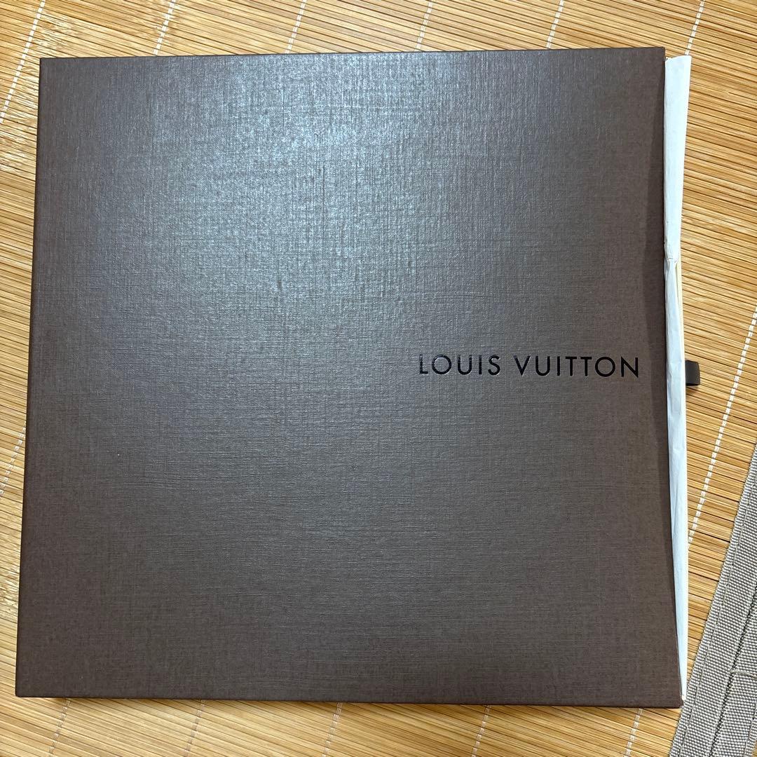 LOUIS VUITTON ルイヴィトン　薔薇柄　ストール　スカーフ