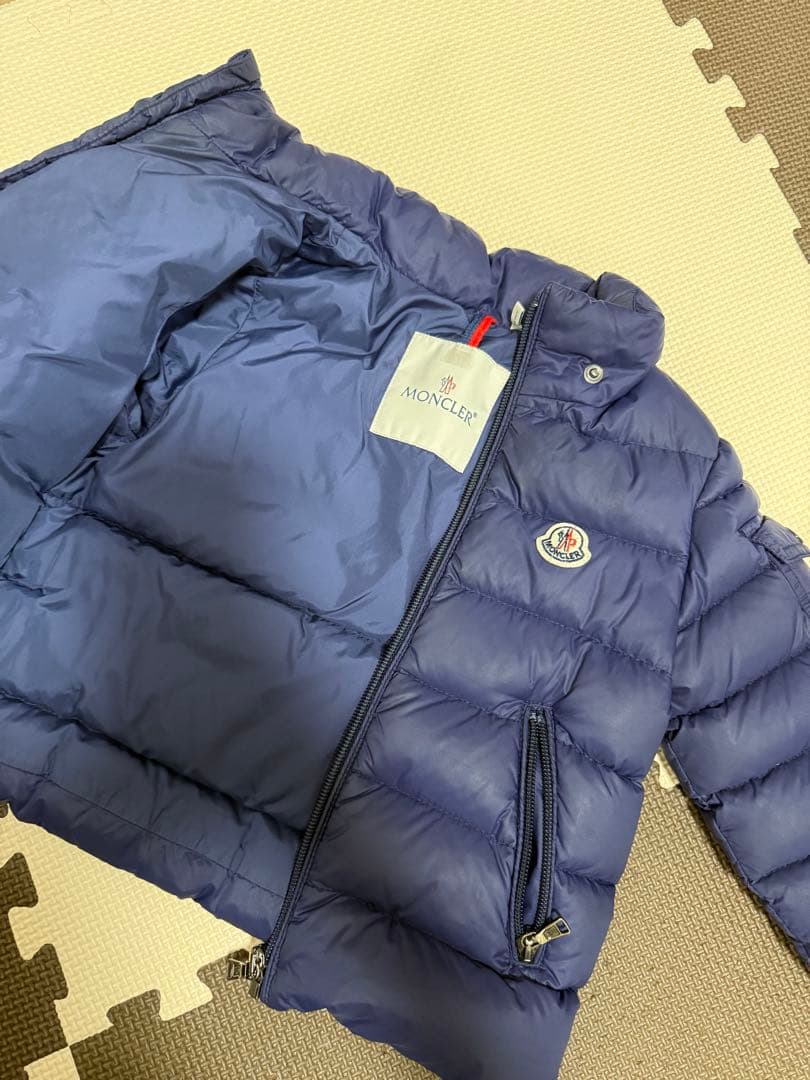 Moncler モンクレール　ダウンジャケット