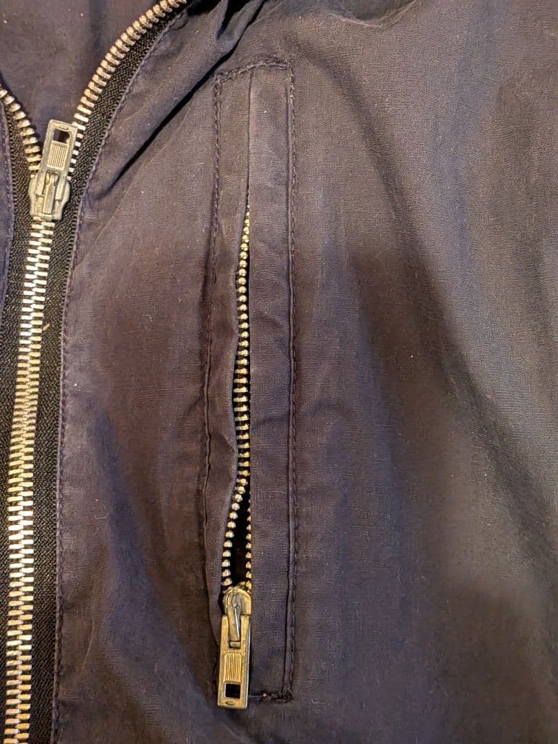 MACKINTOSH・ネイビー色薄手ブルゾン上着Made in Scotland