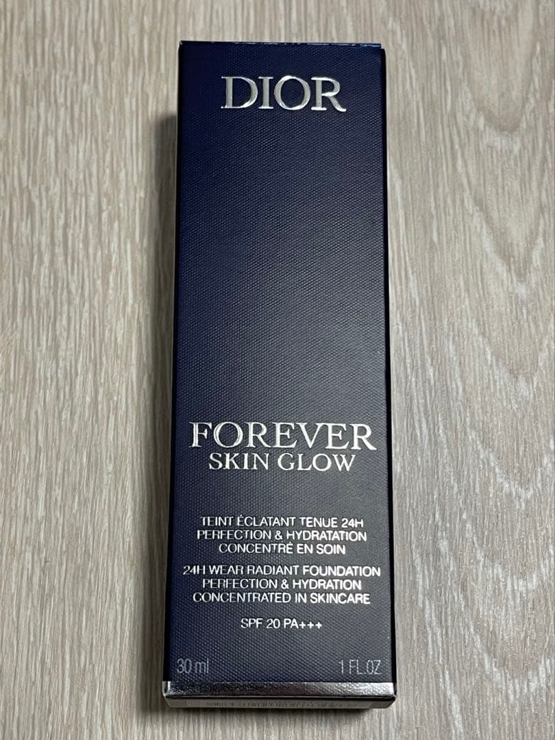 DIOR ディオールスキンフォーエバーフルイドグロウ　0N