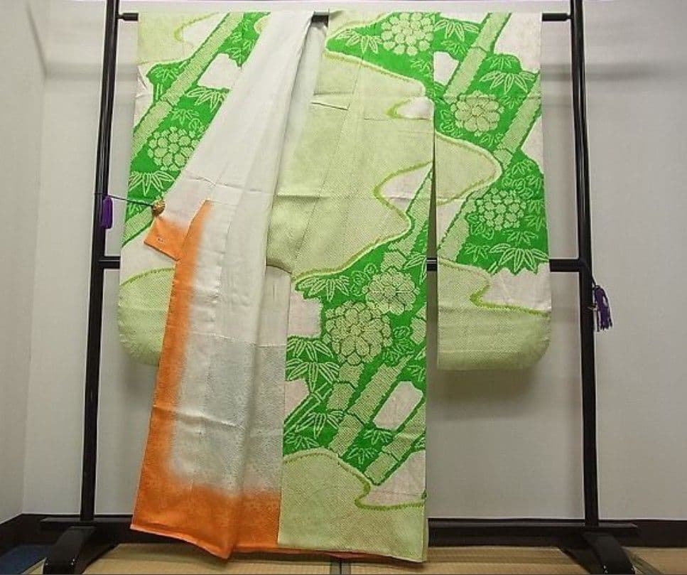 豪華振袖　駒刺繍　絞り　笹竹花文　三越扱い　逸品　成人式　パーティー お見合い