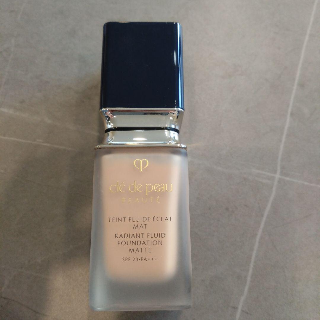 clé de peau BEAUTÉ テイントフルイドエクラマット 30ml