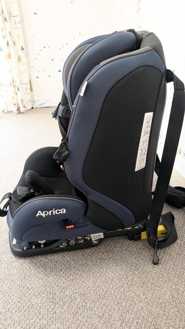 ヒュー Apricaの フォームフィットチャイルドシート