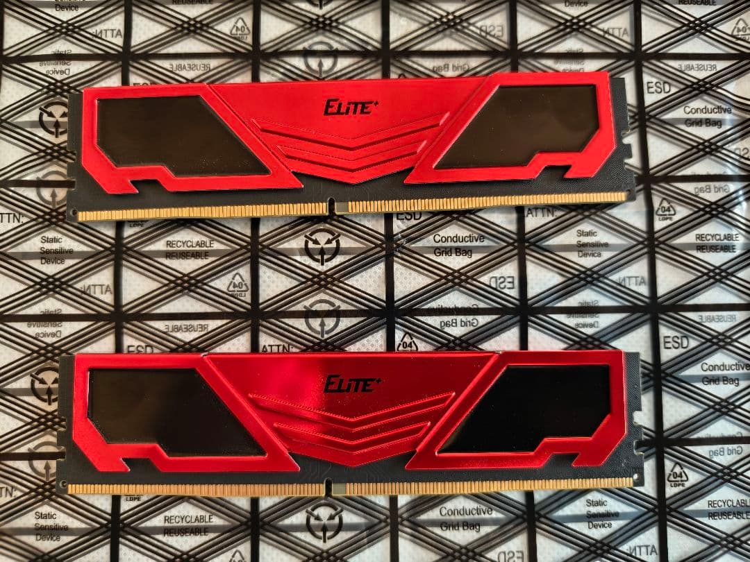 TEAMGROUP ELITE 16GB*2 DDR4 3200MHz メモリー