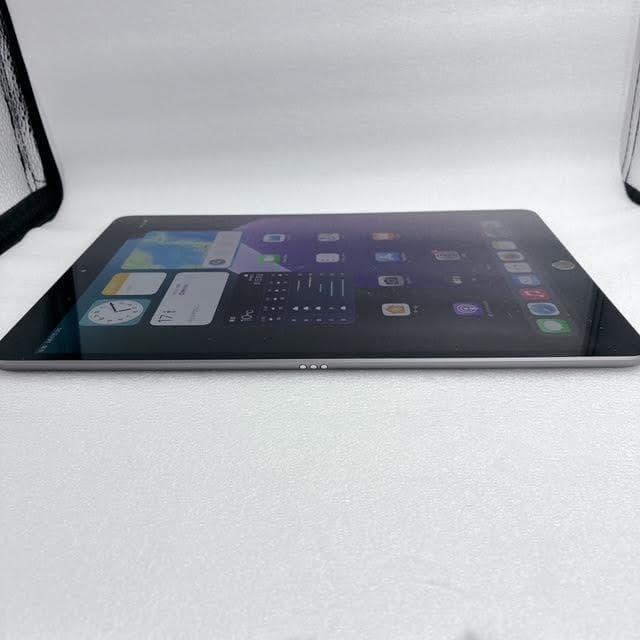 【美品】iPad Air (第3世代) 64GB Wi-Fiモデル