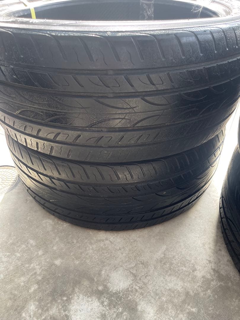 ヨコハマタイヤ4本 サイズ245／40/R20インチ タイヤ溝50〜60%あり