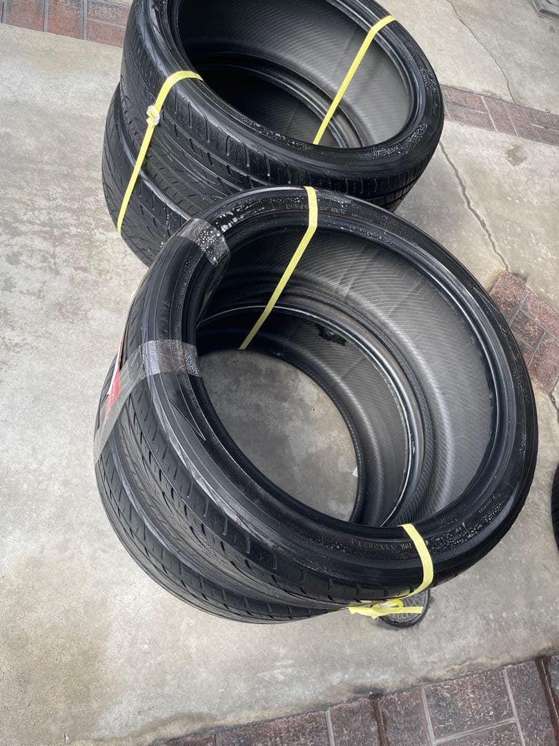 ヨコハマタイヤ4本 サイズ245／40/R20インチ タイヤ溝50〜60%あり