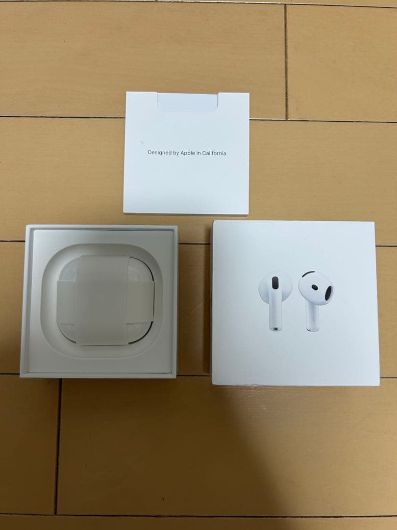 美品　正規品　AirPods4