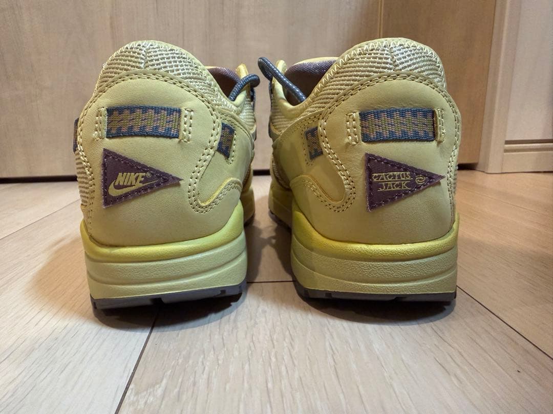 靴 Travis Scott Nike Air Max 1