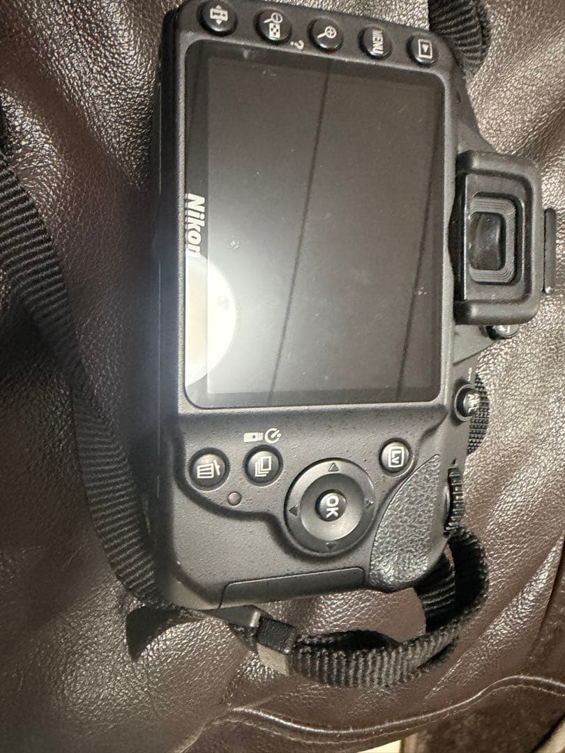 Nikon ニコン　デジタル一眼レフカメラ 本体　D3200 美品　使用頻度極小