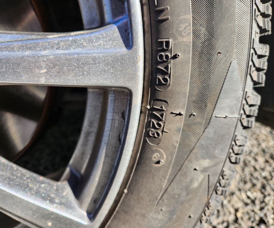 215/50R17 スタッドレスタイヤ(2023年製) ホイール セット