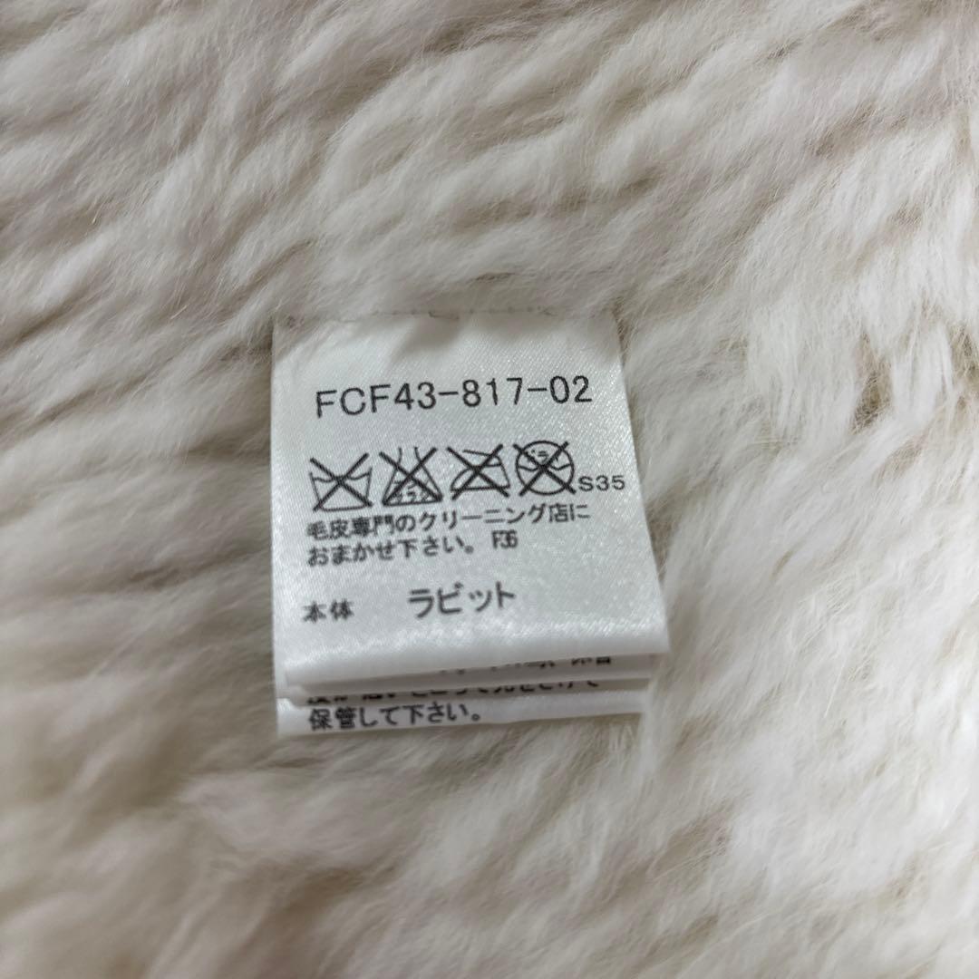 BURBERRY ブルーレーベルエレガントホワイトケープポンポン付き