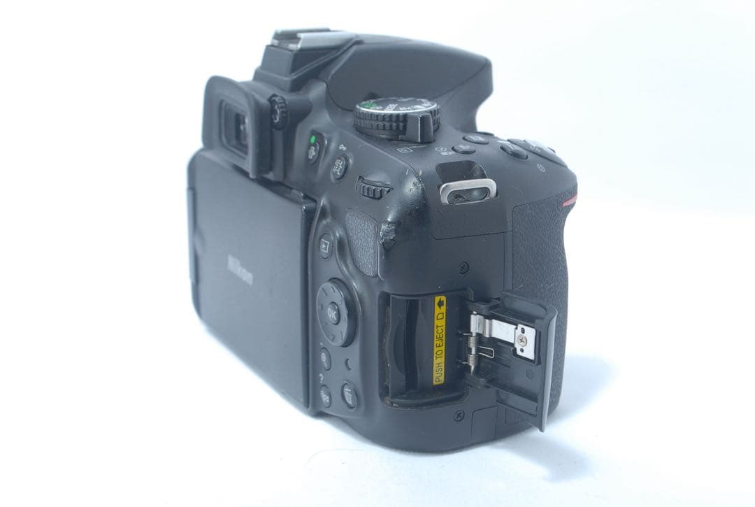 新品級ショット数✨Nikon D5200 スマホ転送 バリアングル液晶 自撮り⭕️