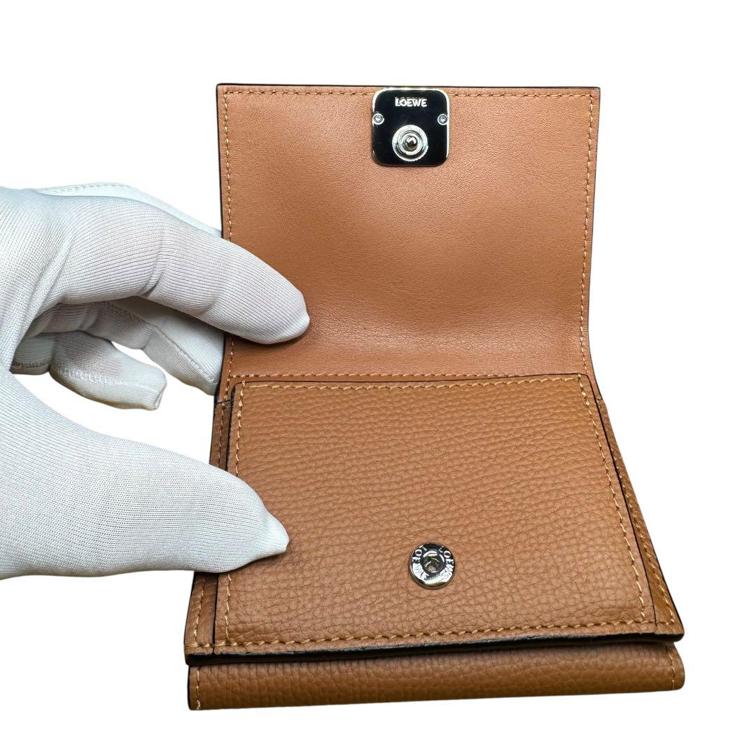 極美品　LOEWE ロエベ アナグラム トライフォールド ウォレット