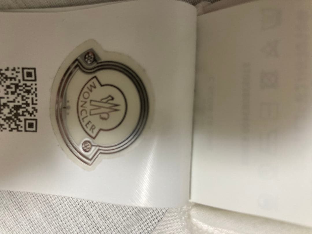 MONCLER ホワイト Tシャツ 半袖