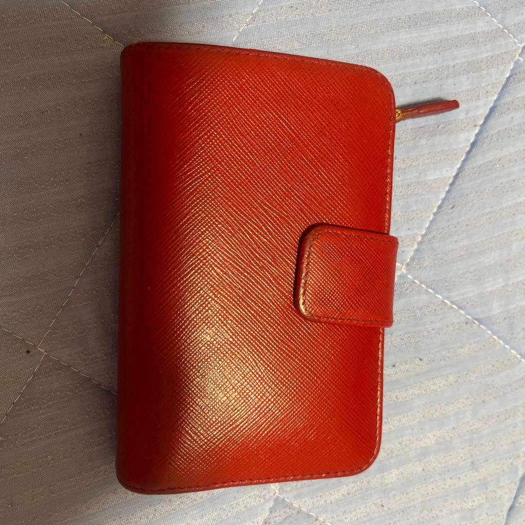 PRADA 二つ折り財布 赤 レザー 付属品あり