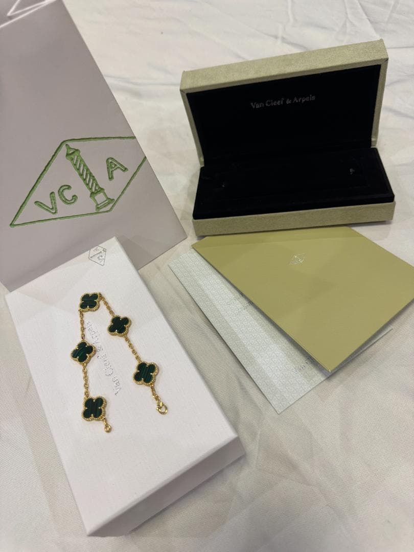 Van Cleef & Arpels ヴァンクリーフ&アーペル