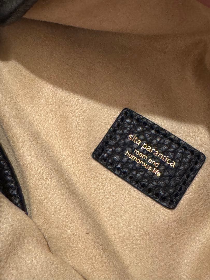 【美品】 SITA PARANTICA ボディバッグ ターンロック ブラック