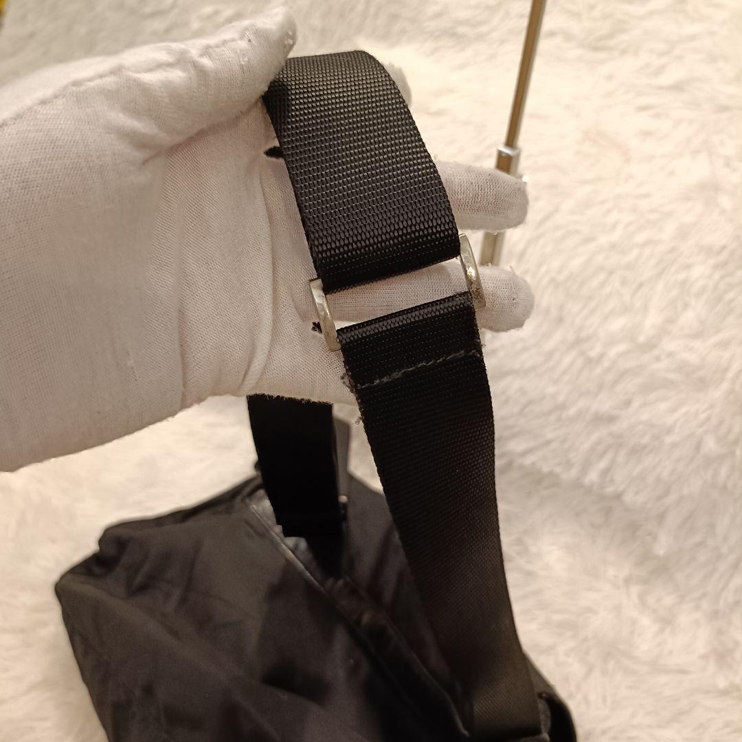 PRADA✨️ メッセンジャーバッグ　ブラック　プラダ　斜め掛け