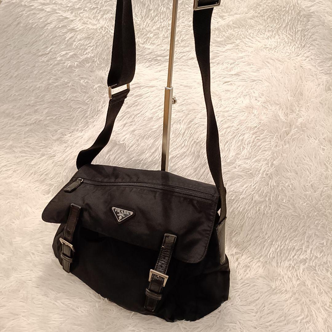 PRADA✨️ メッセンジャーバッグ　ブラック　プラダ　斜め掛け