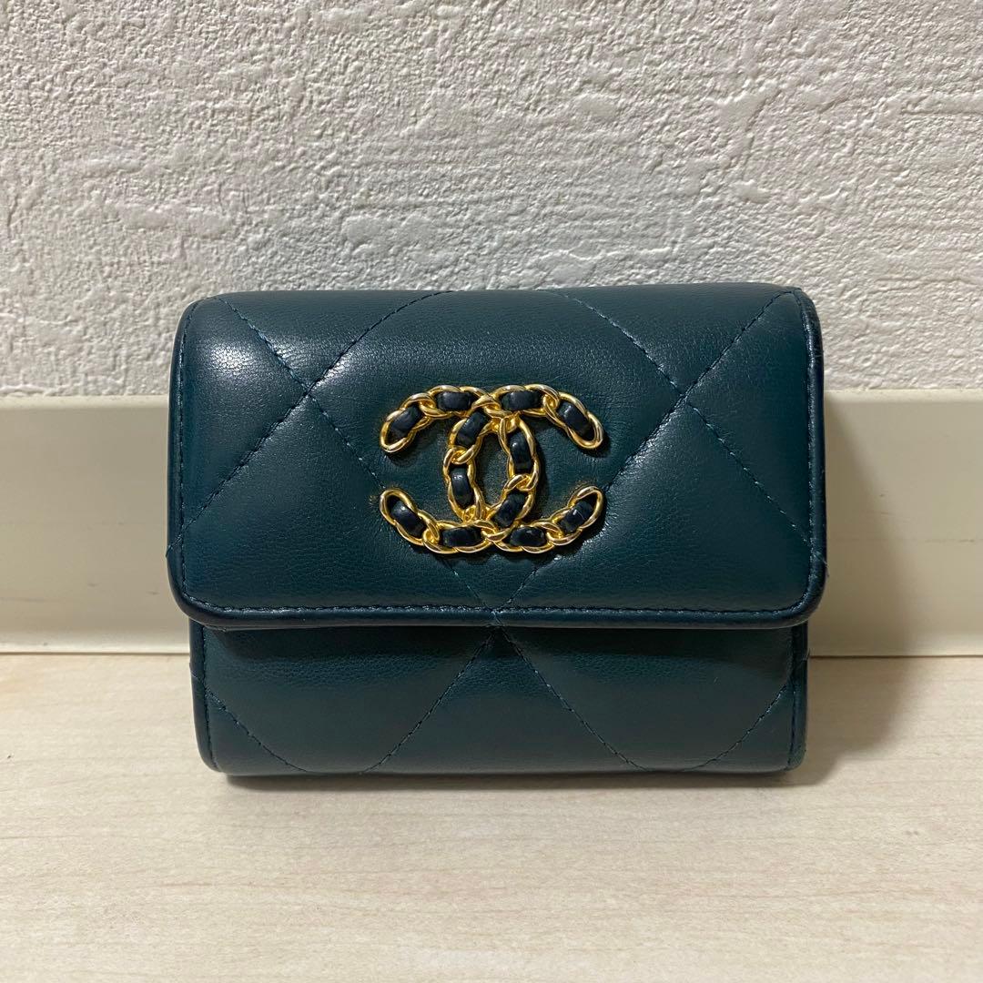 CHANEL19 フラップウォレット