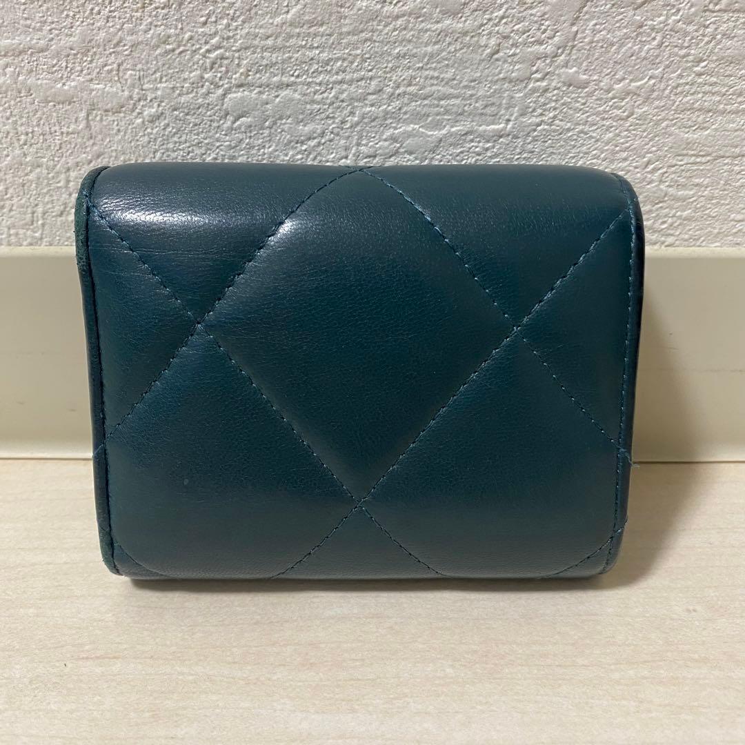 CHANEL19 フラップウォレット