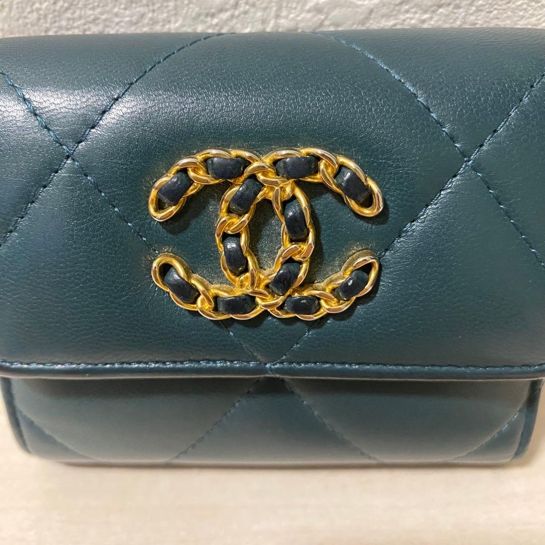 CHANEL19 フラップウォレット